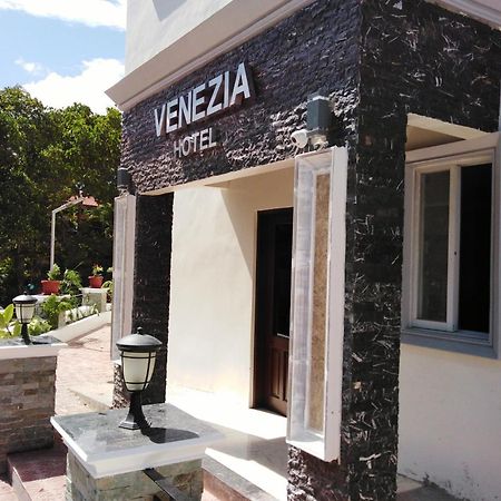 Venezia Suites Hotel Iloilo Εξωτερικό φωτογραφία