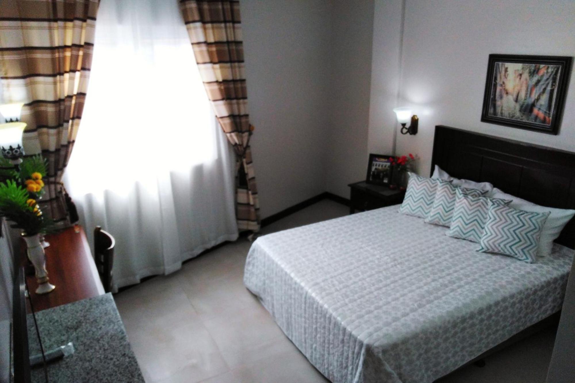 Venezia Suites Hotel Iloilo Δωμάτιο φωτογραφία
