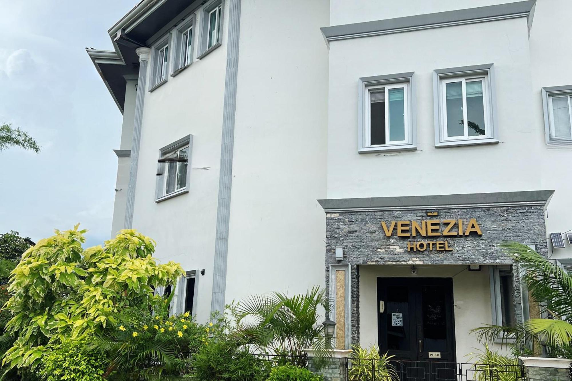 Venezia Suites Hotel Iloilo Εξωτερικό φωτογραφία