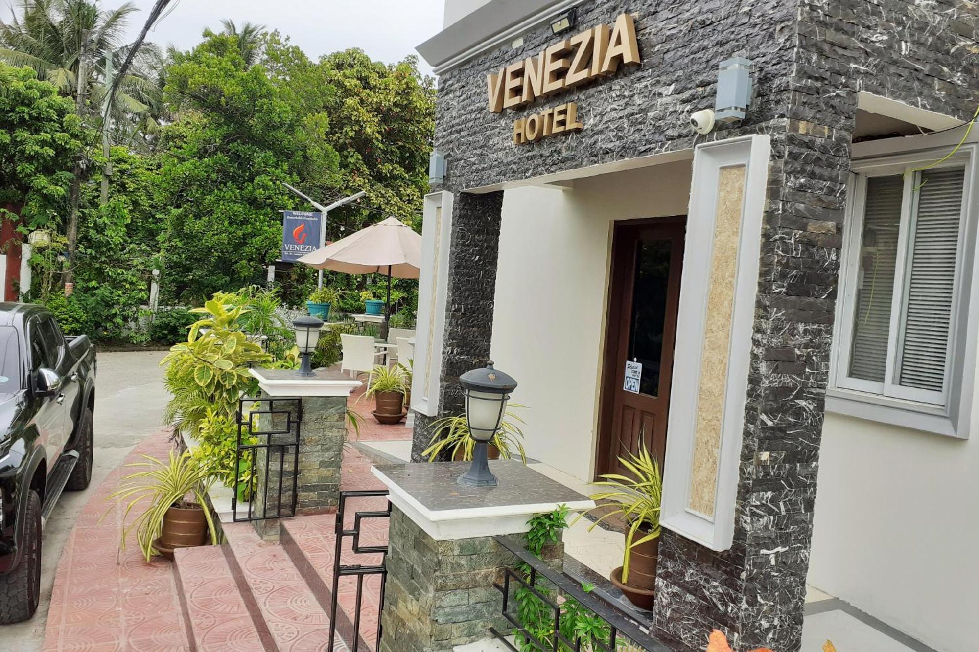 Venezia Suites Hotel Iloilo Εξωτερικό φωτογραφία