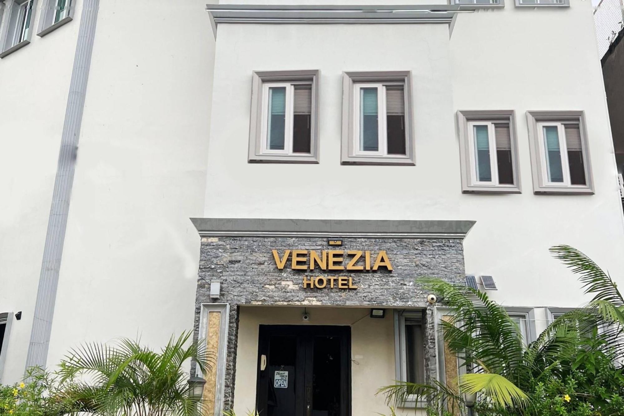 Venezia Suites Hotel Iloilo Εξωτερικό φωτογραφία